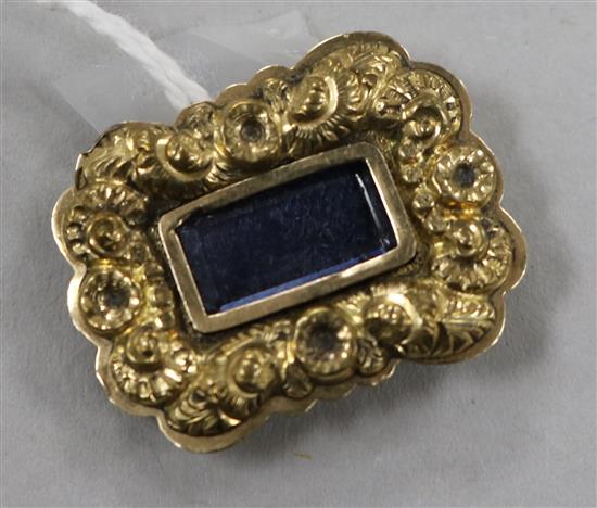 A Victorian yellow metal mourning brooch, 24mm.